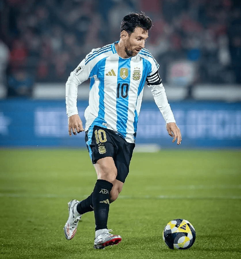 比萨拉赫水平低的球员早就被踢出局了但内维尔接受了利物浦爆发（水平不及萨拉赫的球员早已出局，内维尔承认利物浦迎来爆发）