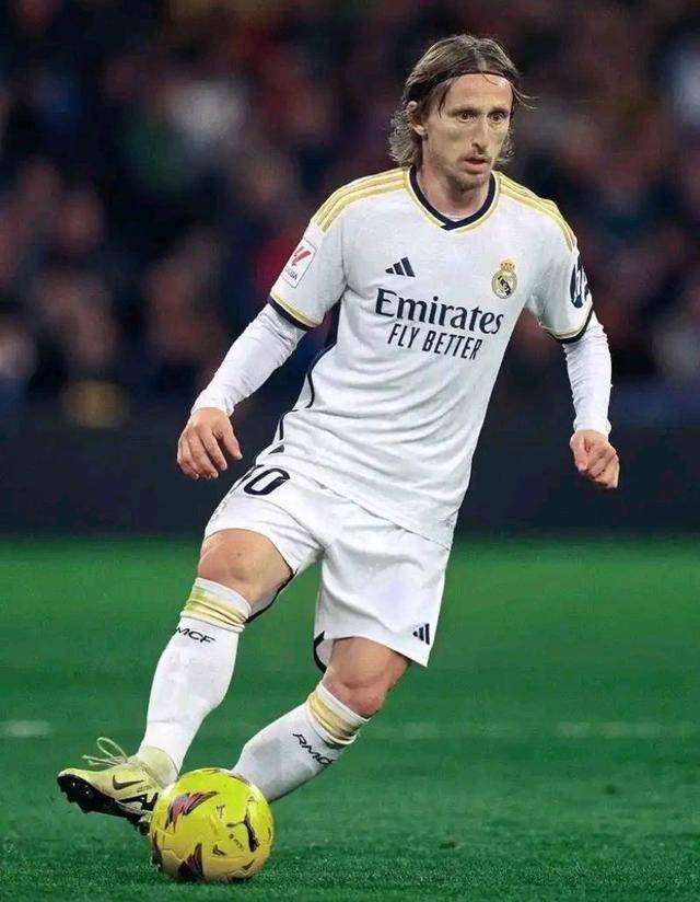 意媒：卡洛斯-奥古斯托接近与国米续约至2030年，年薪300万欧（意媒：卡洛斯-奥古斯托接近续约国米至2030，年薪300万欧元）