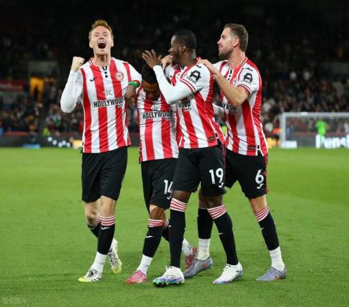 阿尔瓦雷斯：不认为自己有锦鲤特质，荣誉更多来自努力和坚持（阿尔瓦雷斯：自认并非锦鲤，荣誉源自努力与坚持）