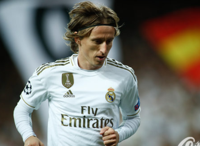 英超半场：B费破门，贝勒加德建功，狼队1-1曼联（英超半场：B费先拔头筹，贝勒加德扳平，狼队暂1-1曼联）